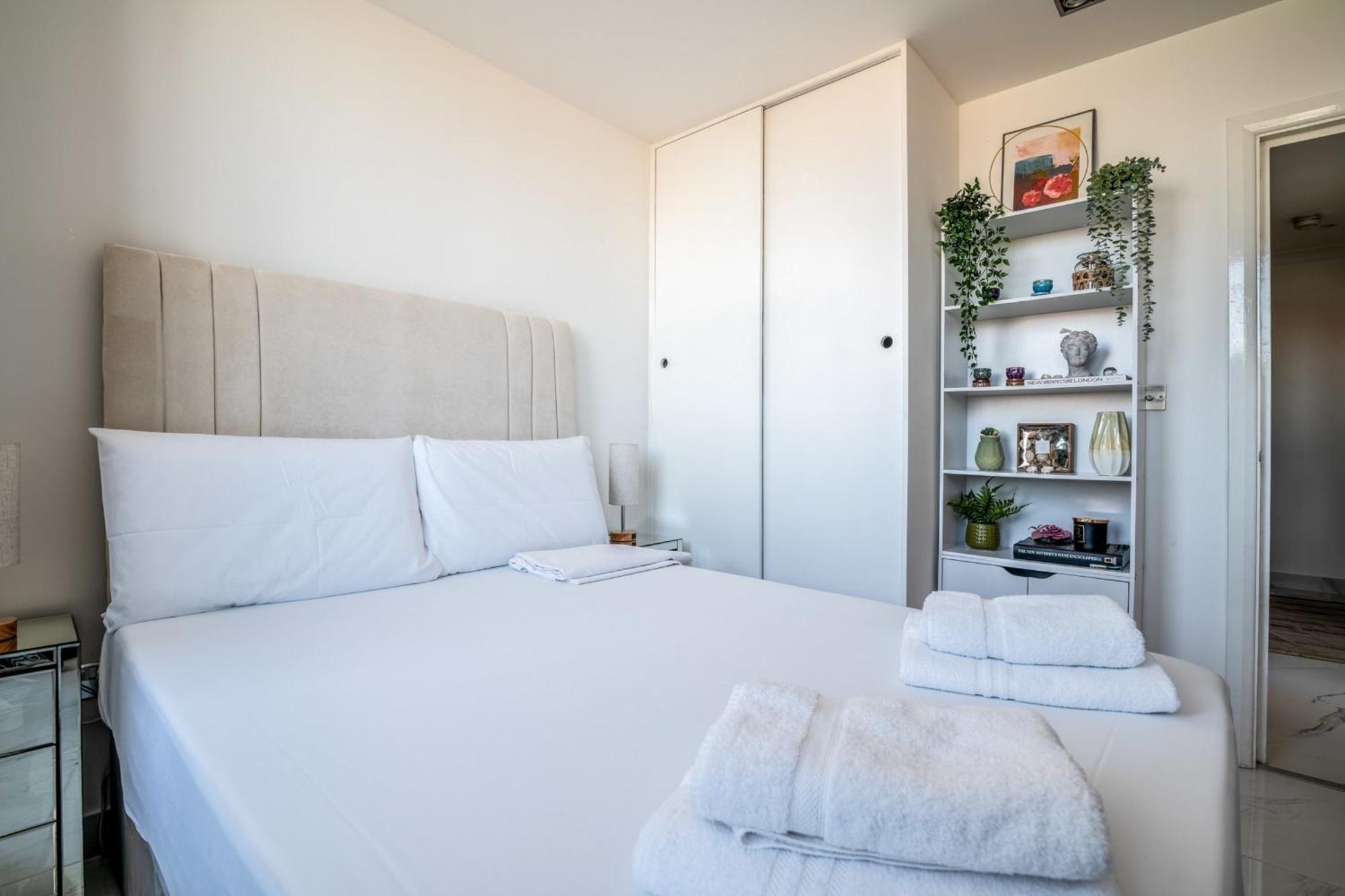 Canary Wharf Retreat With Free Secure Parking Londra Esterno foto